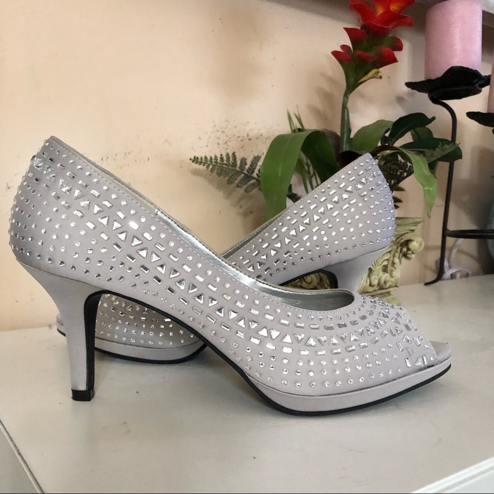 KELLY‎ & KATIE Silver Heels Party Shoes Whomen’s Sz 10 Rhinestone